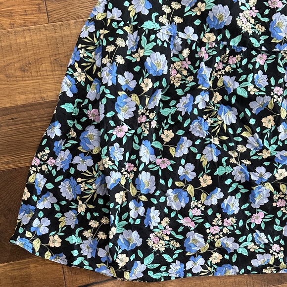 Moon River Floral Dress - Black and Blue - Picture 4 of 7